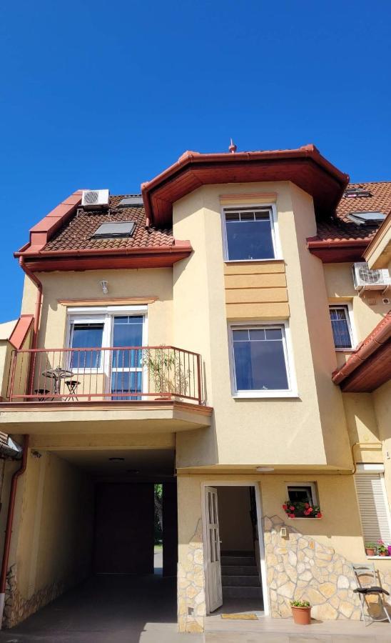 CILI Apartman Eger Apartment Bagian luar foto
