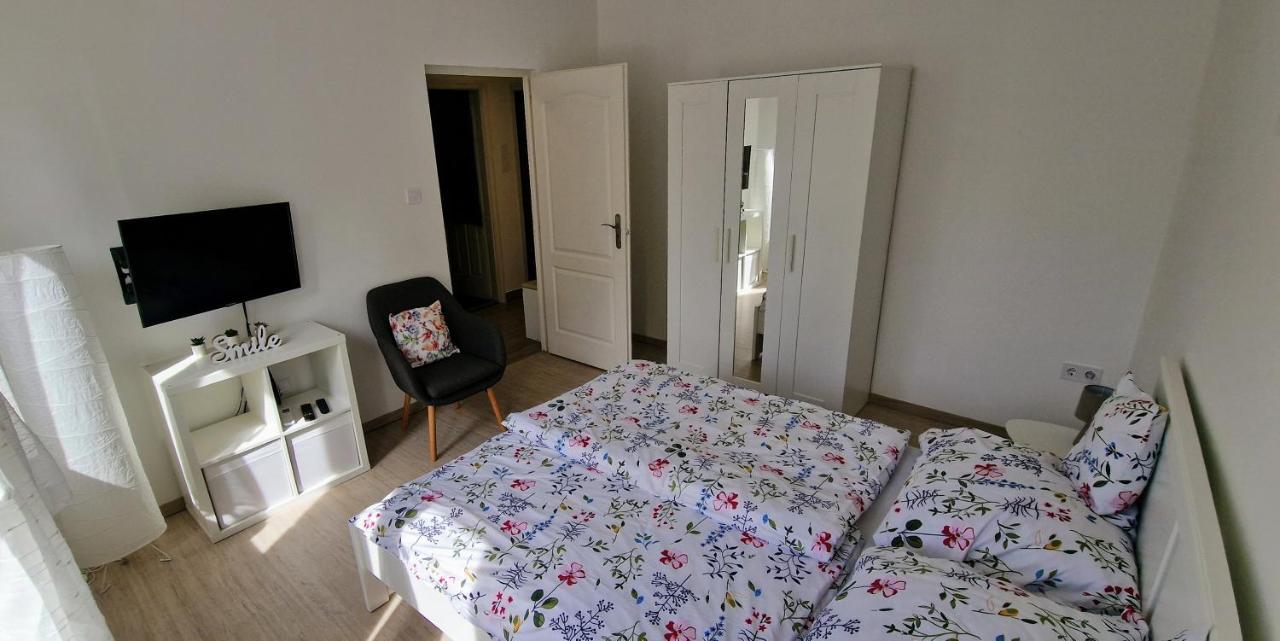 CILI Apartman Eger Apartment Bagian luar foto