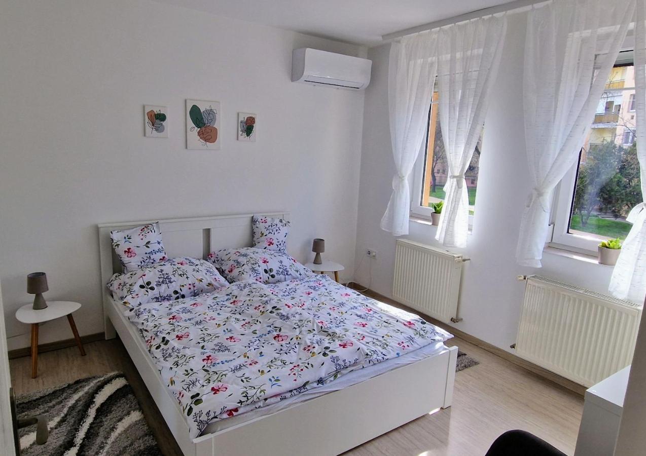 CILI Apartman Eger Apartment Bagian luar foto